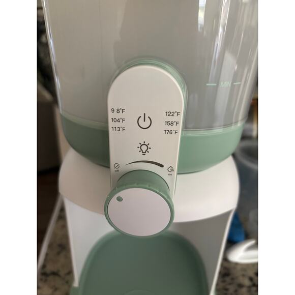 Momcozy water warmer for night feedings, instant bottle water warmer for formula - Picture 9 of 11